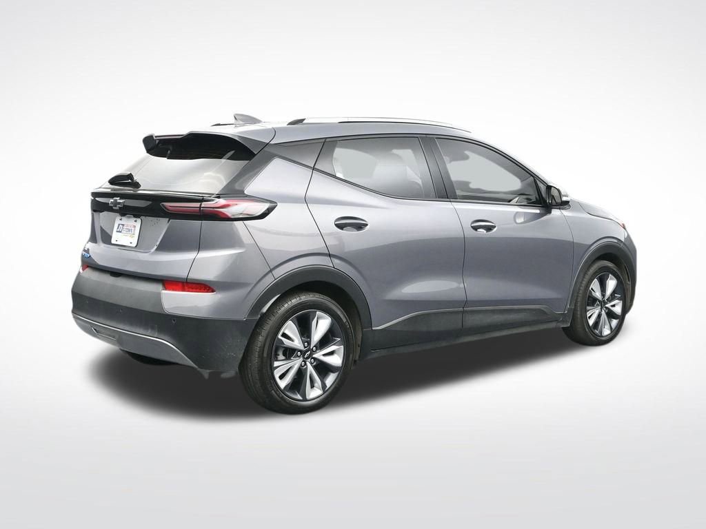 Used 2022 Chevrolet Bolt EUV LT w/ Convenience Package image 12