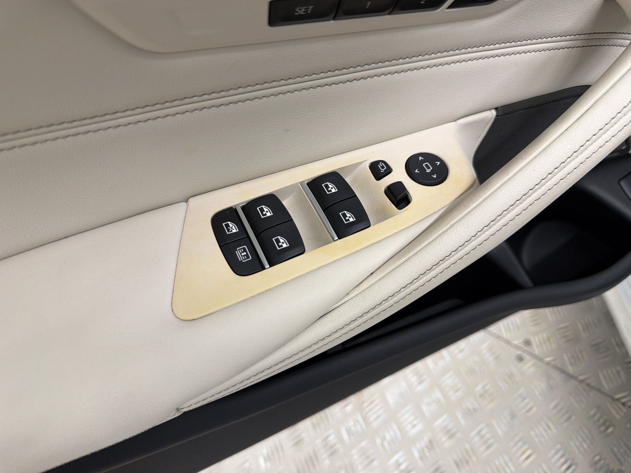 Used 2023 BMW 540i w/ Executive Package RWD image 31