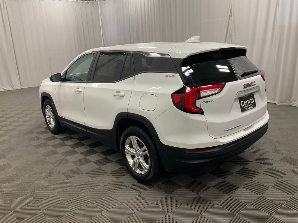 Used 2024 GMC Terrain SLE image 5