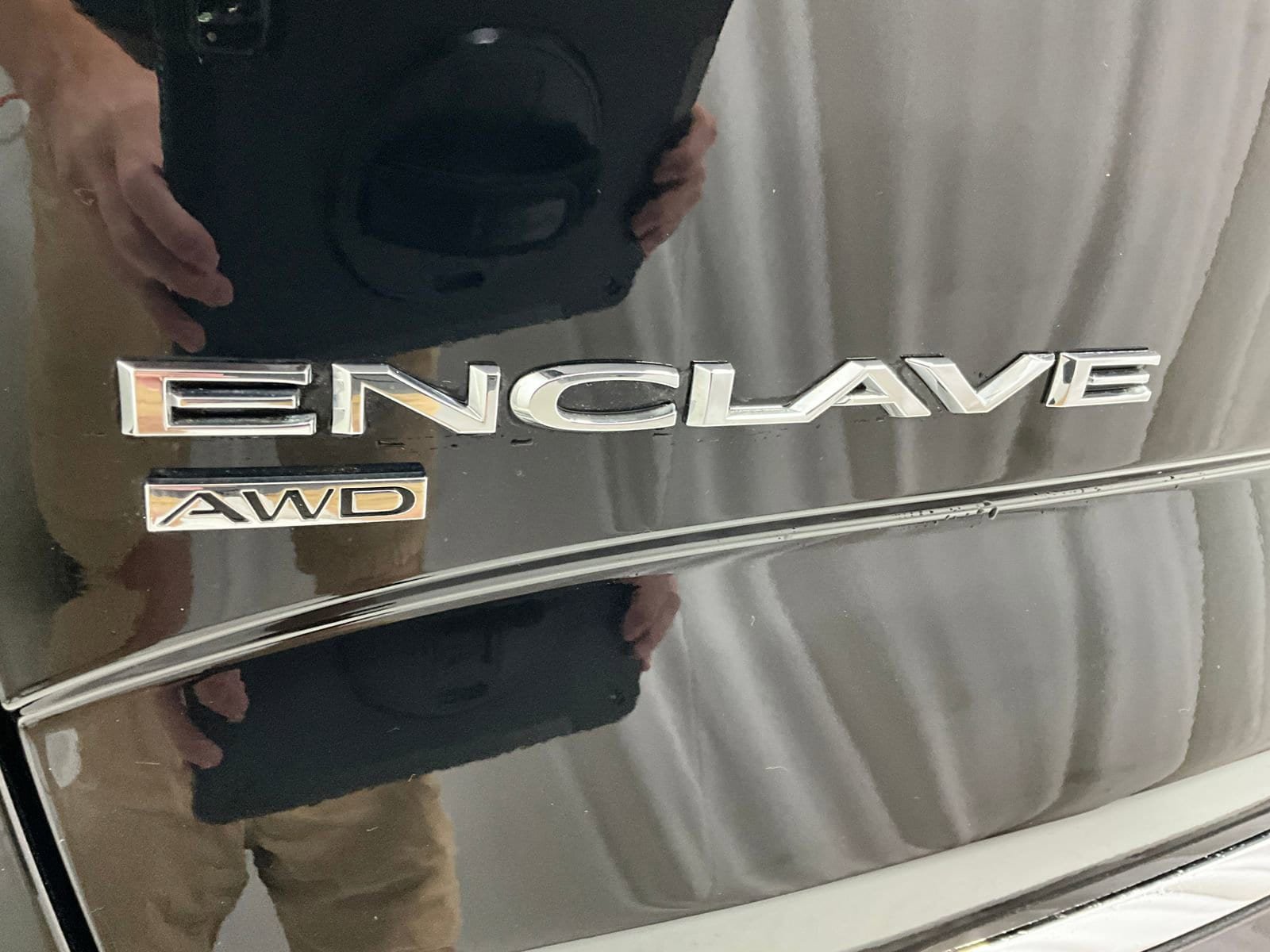 Used 2023 Buick Enclave Essence AWD/4WD image 9