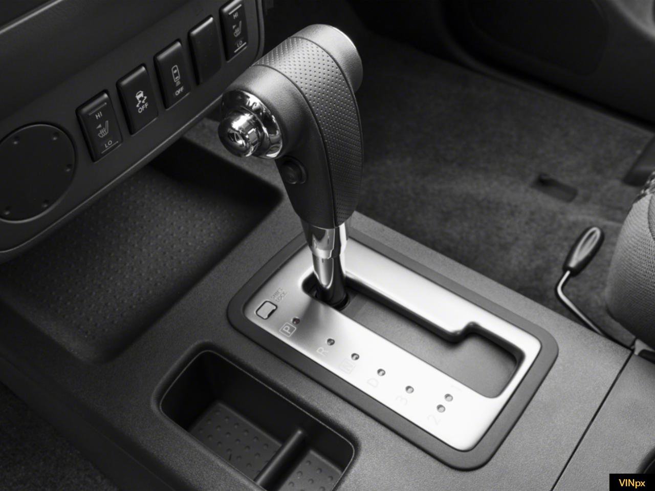 Used 2015 Nissan Frontier SV image 9