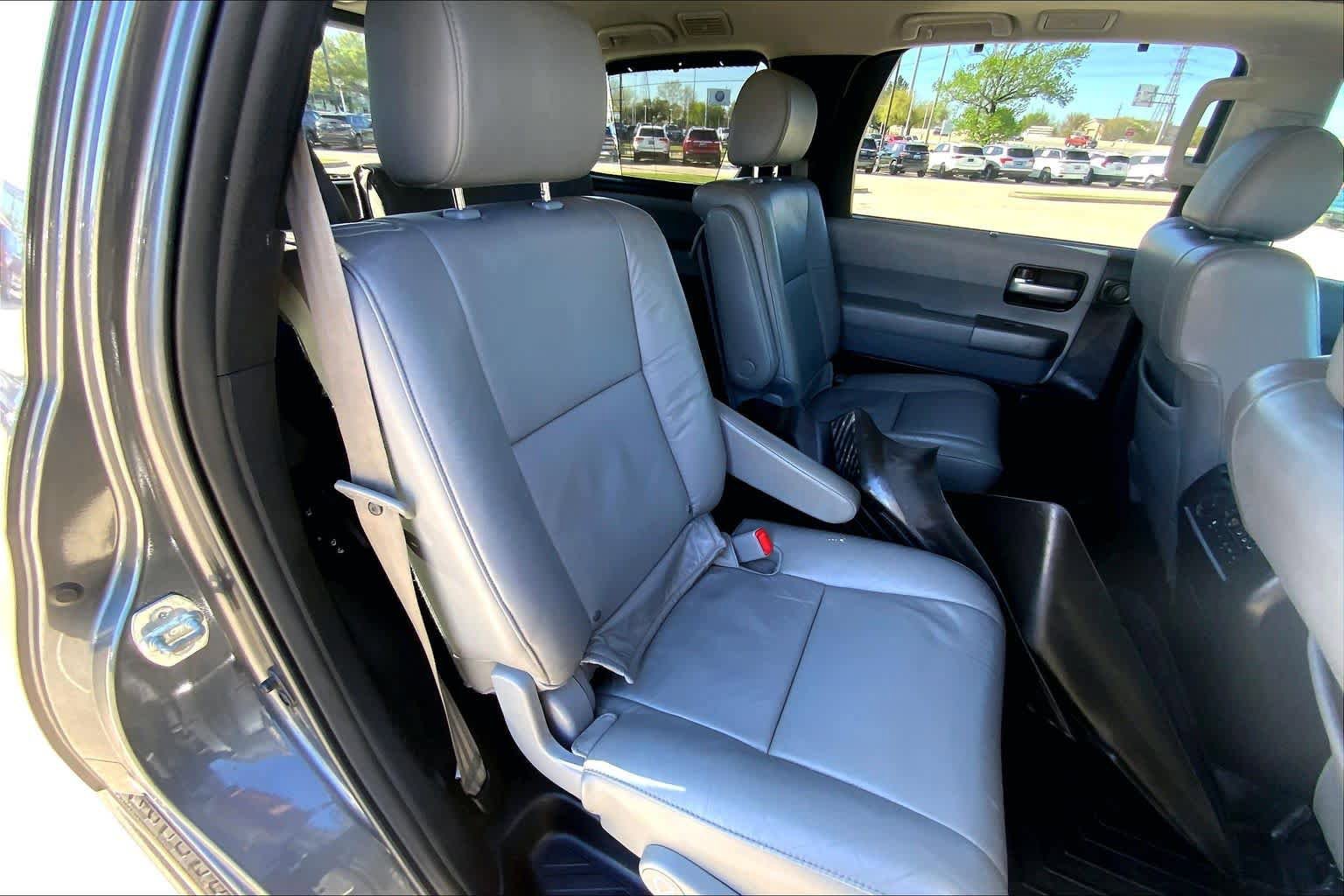 Used 2016 Toyota Sequoia Limited w/ Safety & Convenience Package image 20