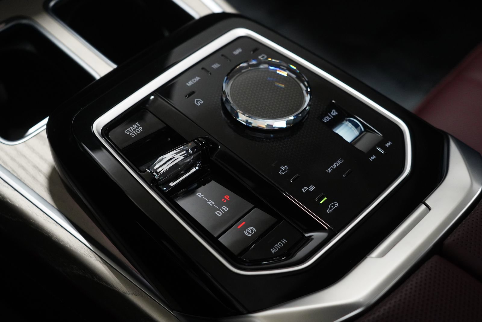 Used 2025 BMW i7 M70 w/ Executive Package image 28