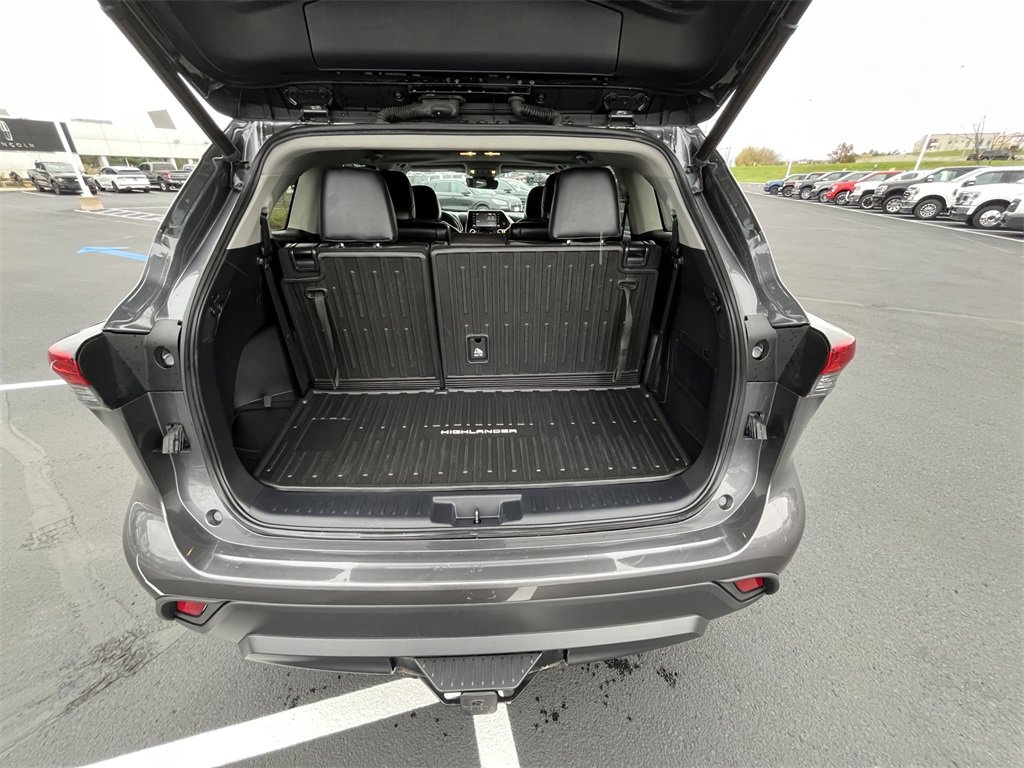 Used 2022 Toyota Highlander XLE image 27