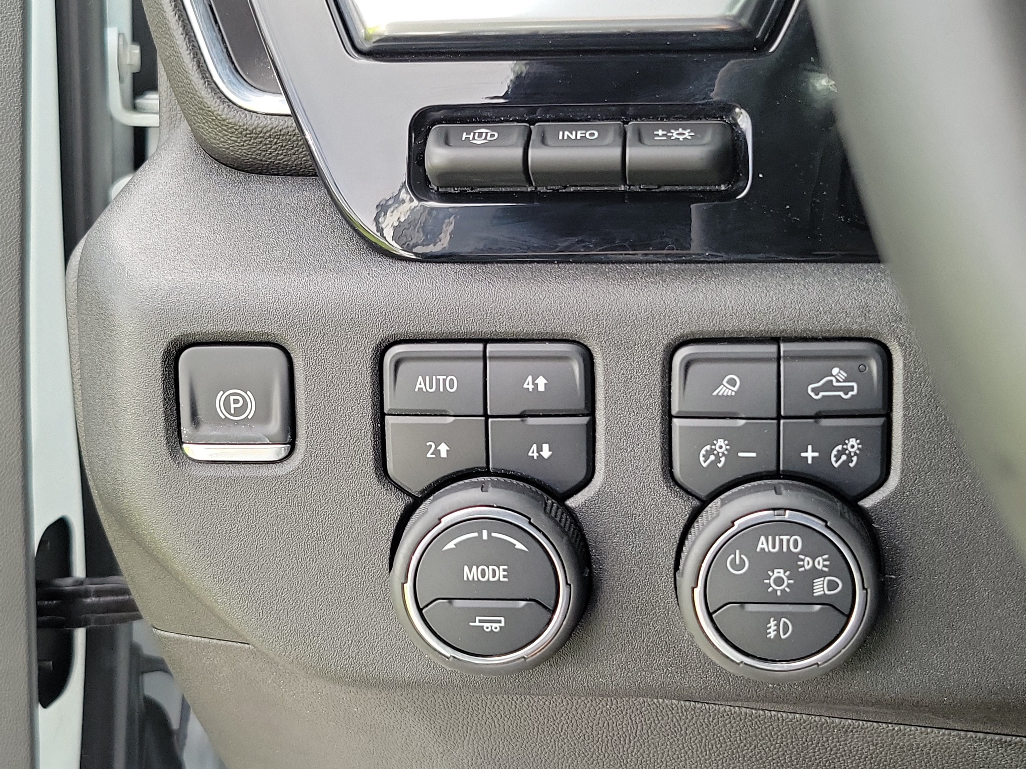 Used 2025 Chevrolet Silverado 3500 LTZ w/ Trail Boss Package AWD/4WD image 22
