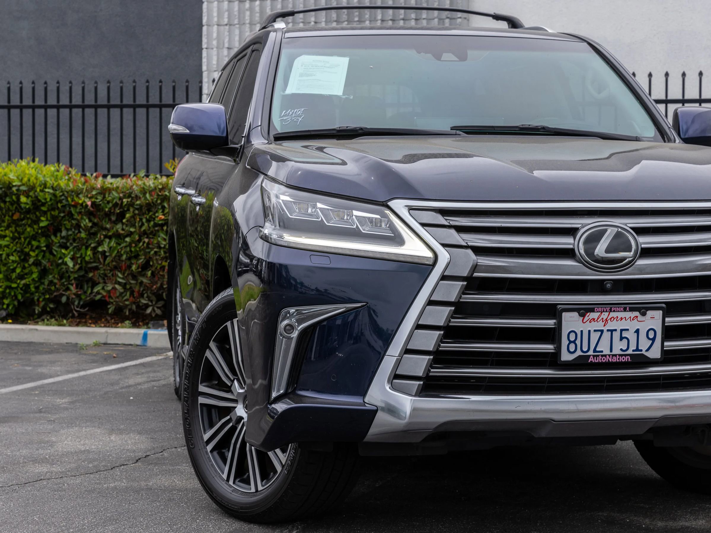 Used 2021 Lexus LX 570 4WD w/ Luxury Package image 13