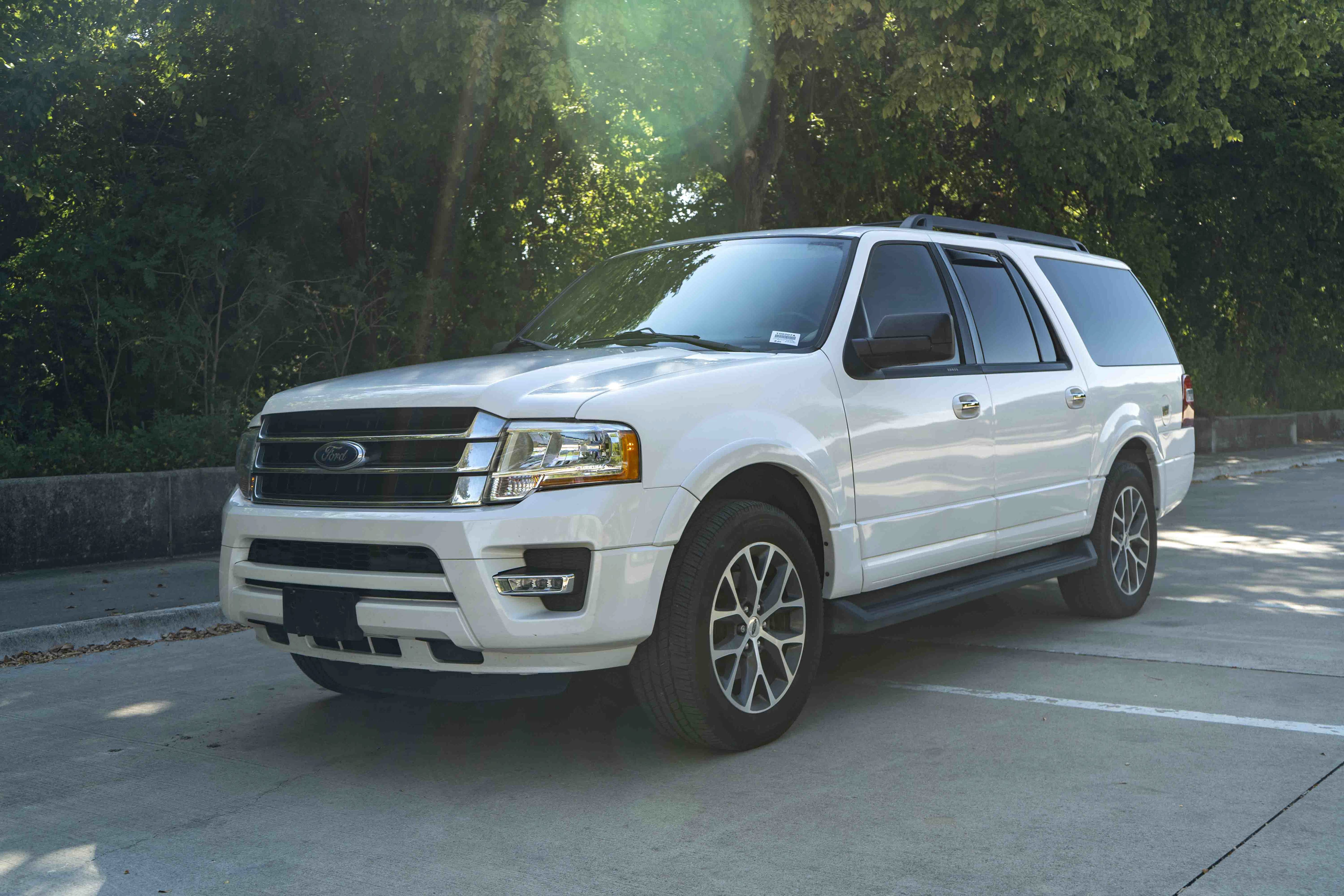 Used 2016 Ford Expedition EL XLT w/ Equipment Group 202A RWD image 5