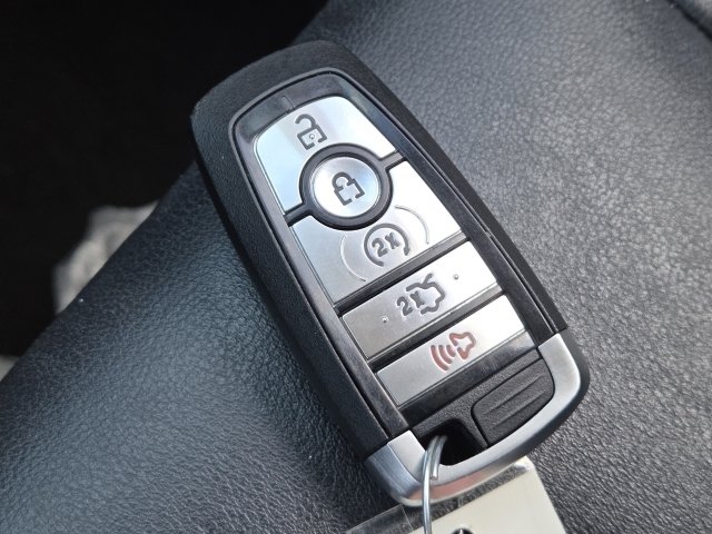 Used 2019 Ford Edge Titanium w/ Cold Weather Package AWD/4WD image 24