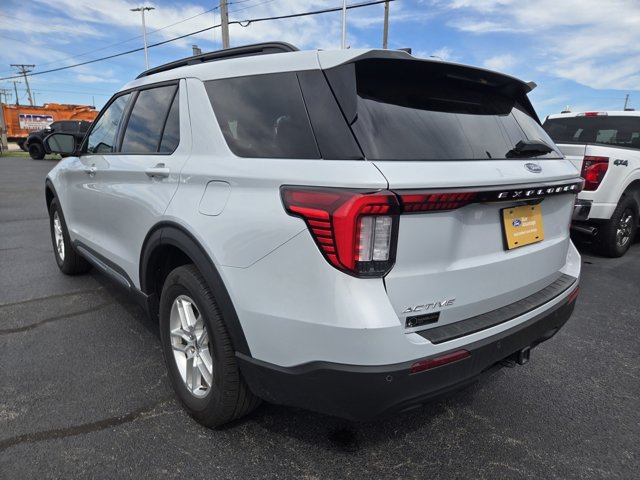 Certified 2025 Ford Explorer Active AWD/4WD image 7