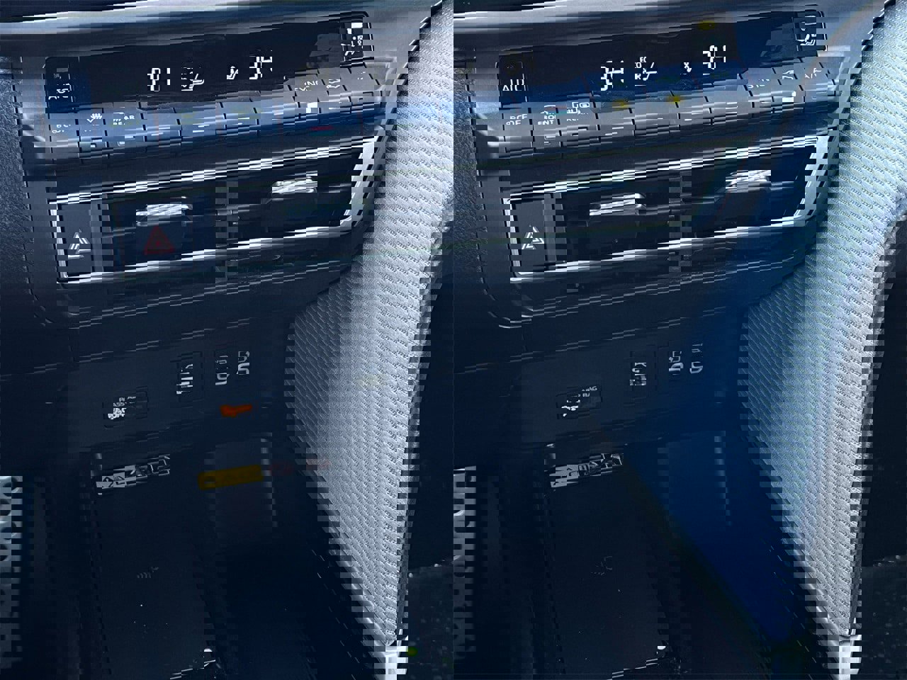 Used 2025 Toyota Camry SE image 18