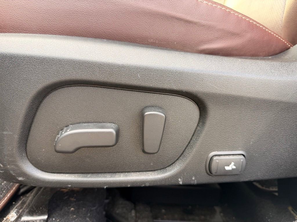 Used 2018 Subaru Forester 2.5i Touring AWD/4WD image 18