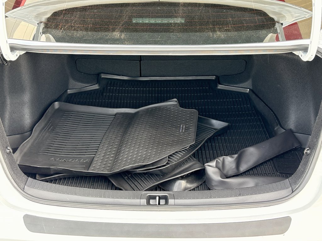 Certified 2025 Toyota Corolla SE FWD image 27
