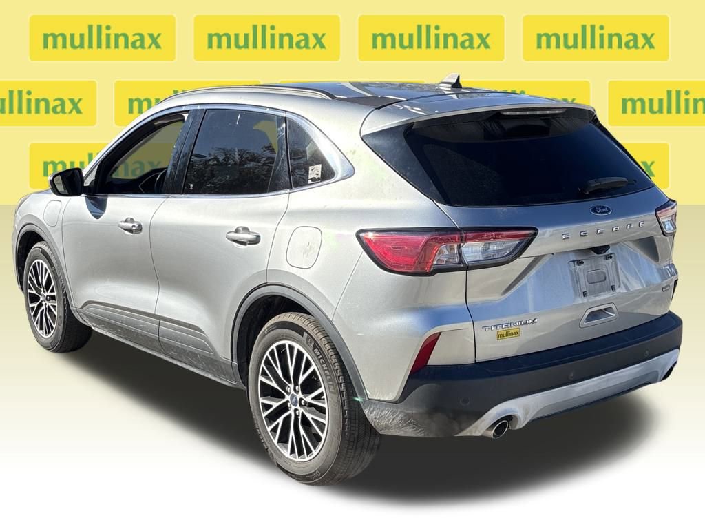 Used 2022 Ford Escape Titanium image 9