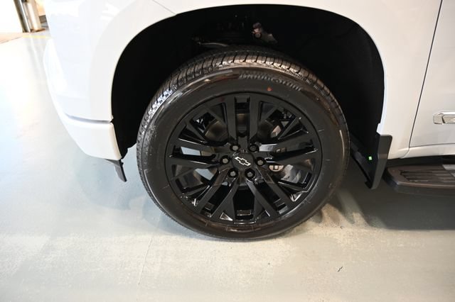 New 2026 Chevrolet Silverado 1500 High Country w/ High Country Premium Package AWD/4WD image 35
