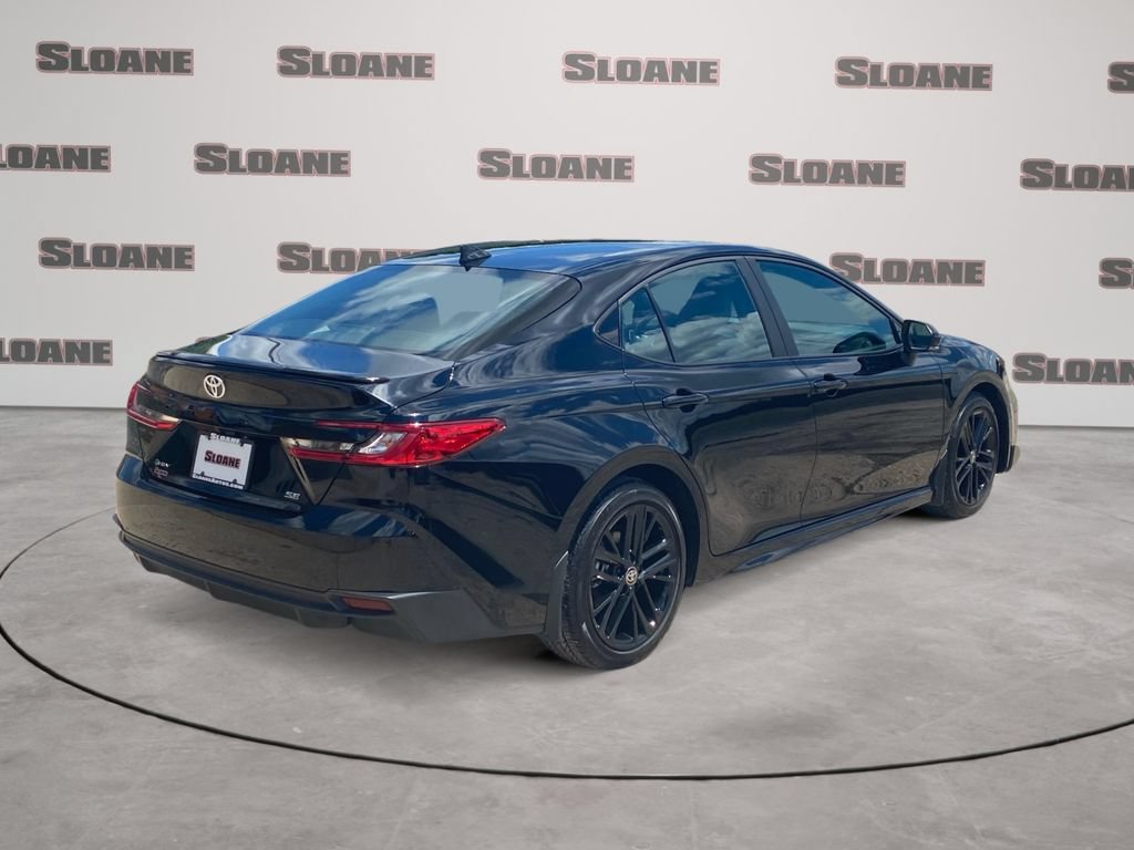 Used 2025 Toyota Camry SE w/ Convenience Package FWD image 5