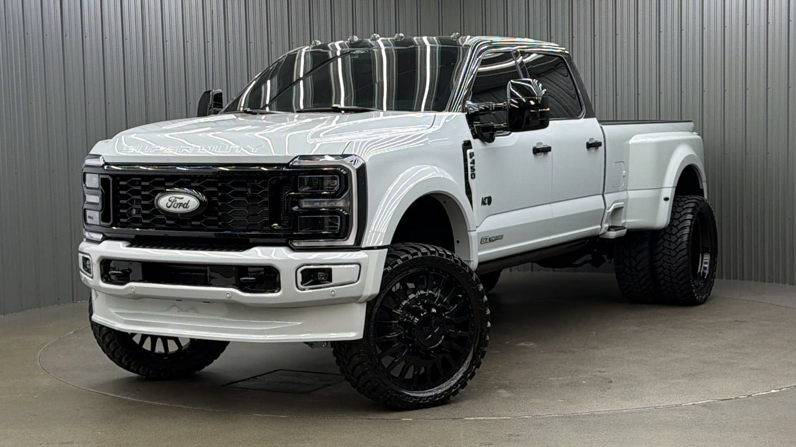 Used 2026 Ford F450 Platinum w/ Platinum Plus Package AWD/4WD image 1