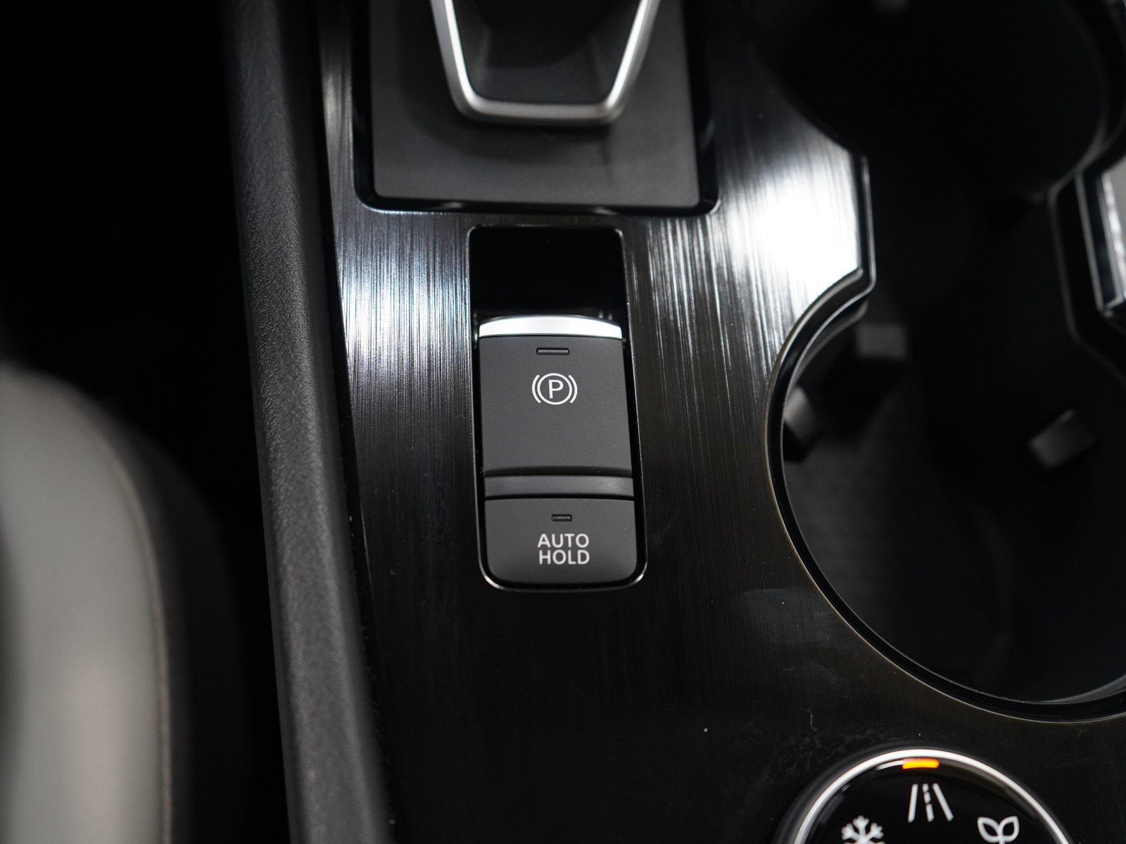 Used 2023 Nissan Rogue SV w/ SV Premium B Package image 25