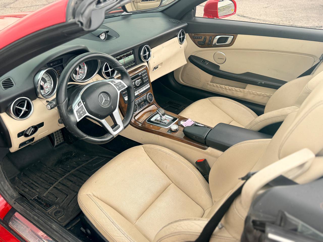 Used 2016 Mercedes-Benz SLK 300 w/ Premium 2 Package image 18
