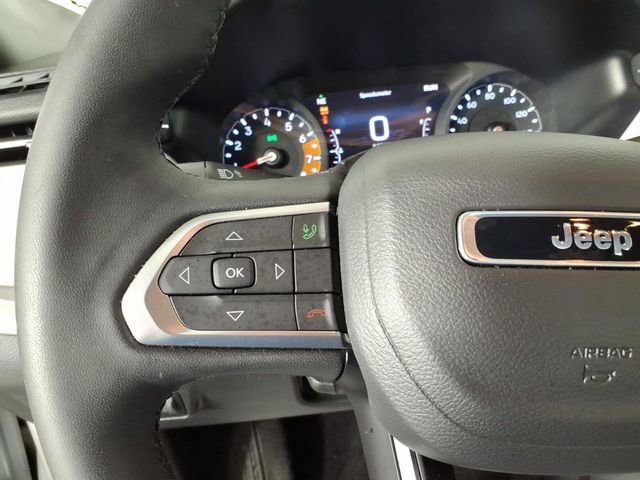 Used 2025 Jeep Compass Limited image 15