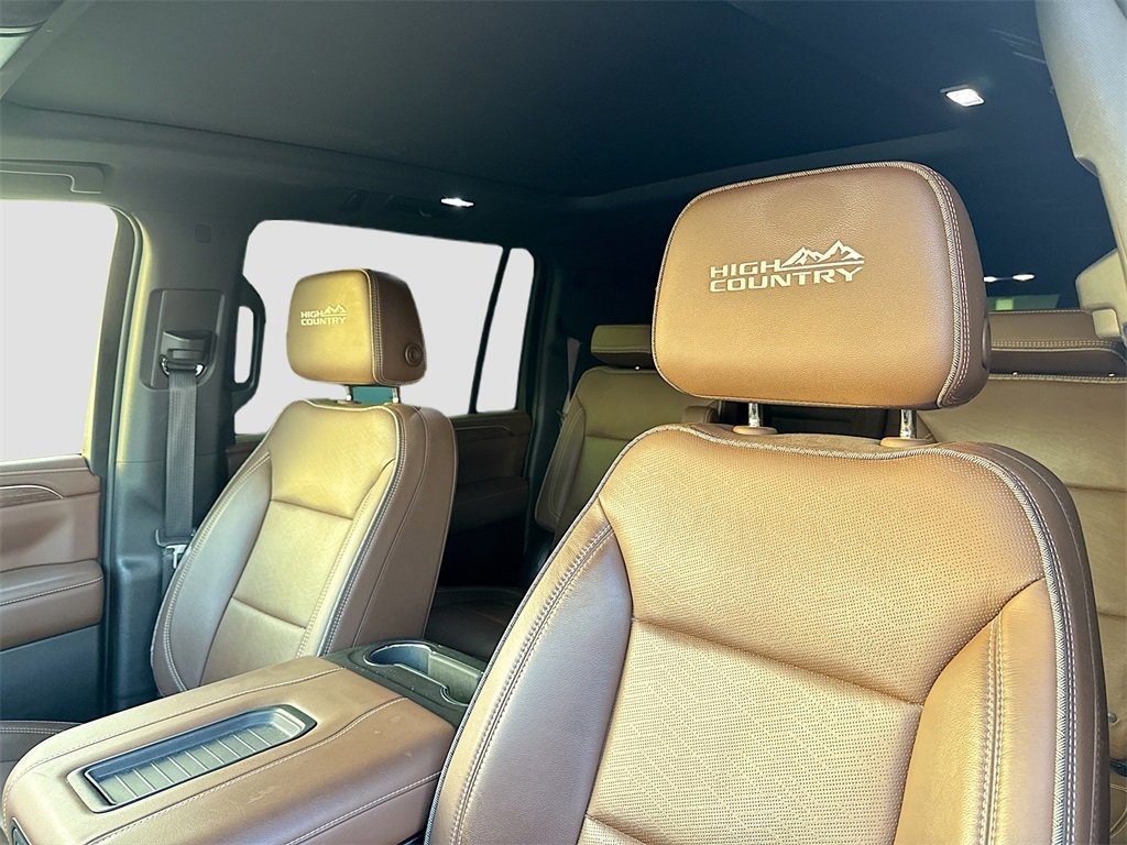 Used 2022 Chevrolet Suburban High Country image 12