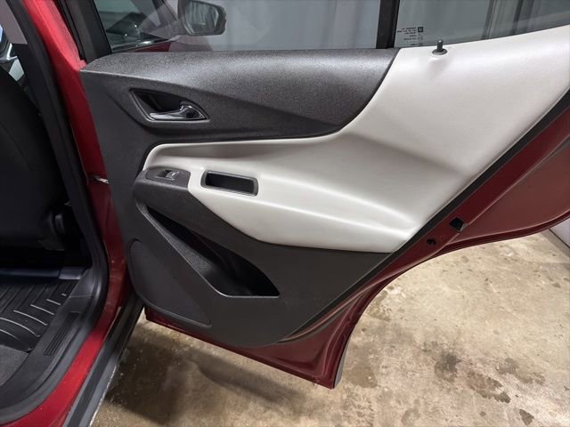 Used 2018 Chevrolet Equinox LT image 19