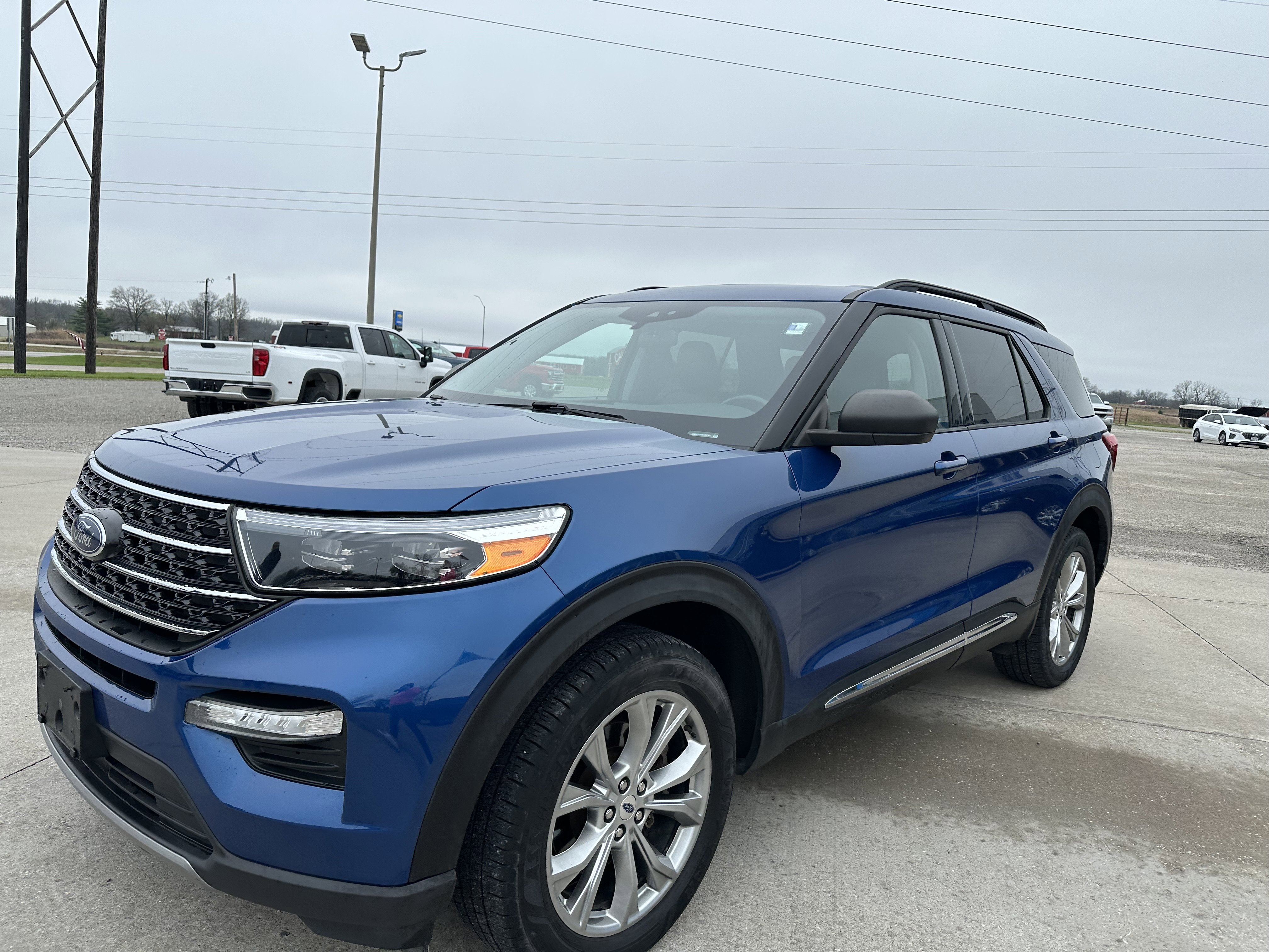 Used 2020 Ford Explorer XLT w/ Equipment Group 202A image 5