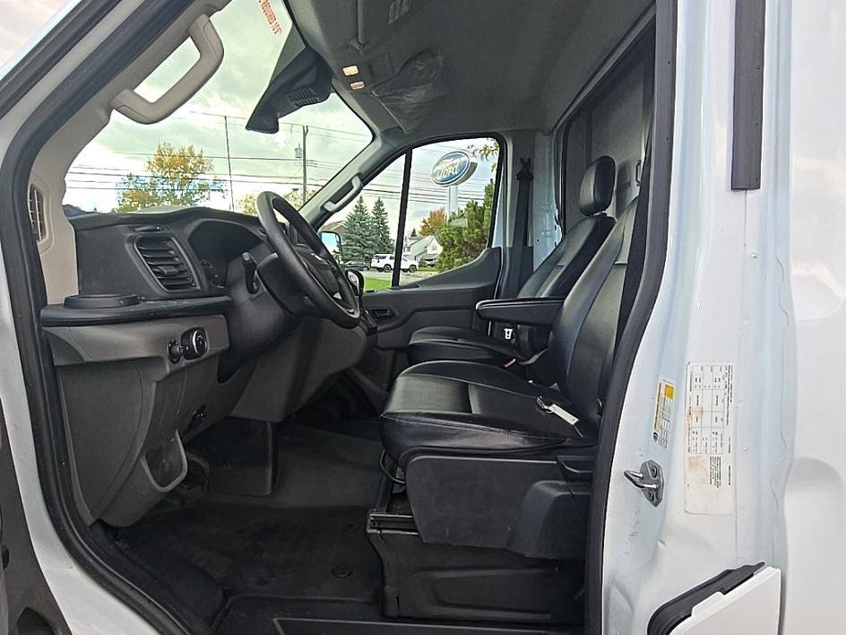 Used 2022 Ford Transit 350 DRW image 10