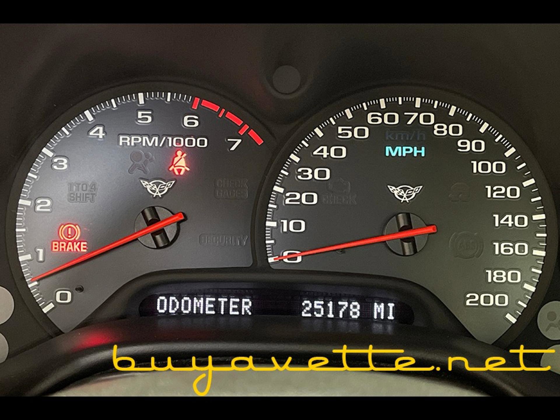 Used 2004 Chevrolet Corvette Coupe w/ Roof Package image 14