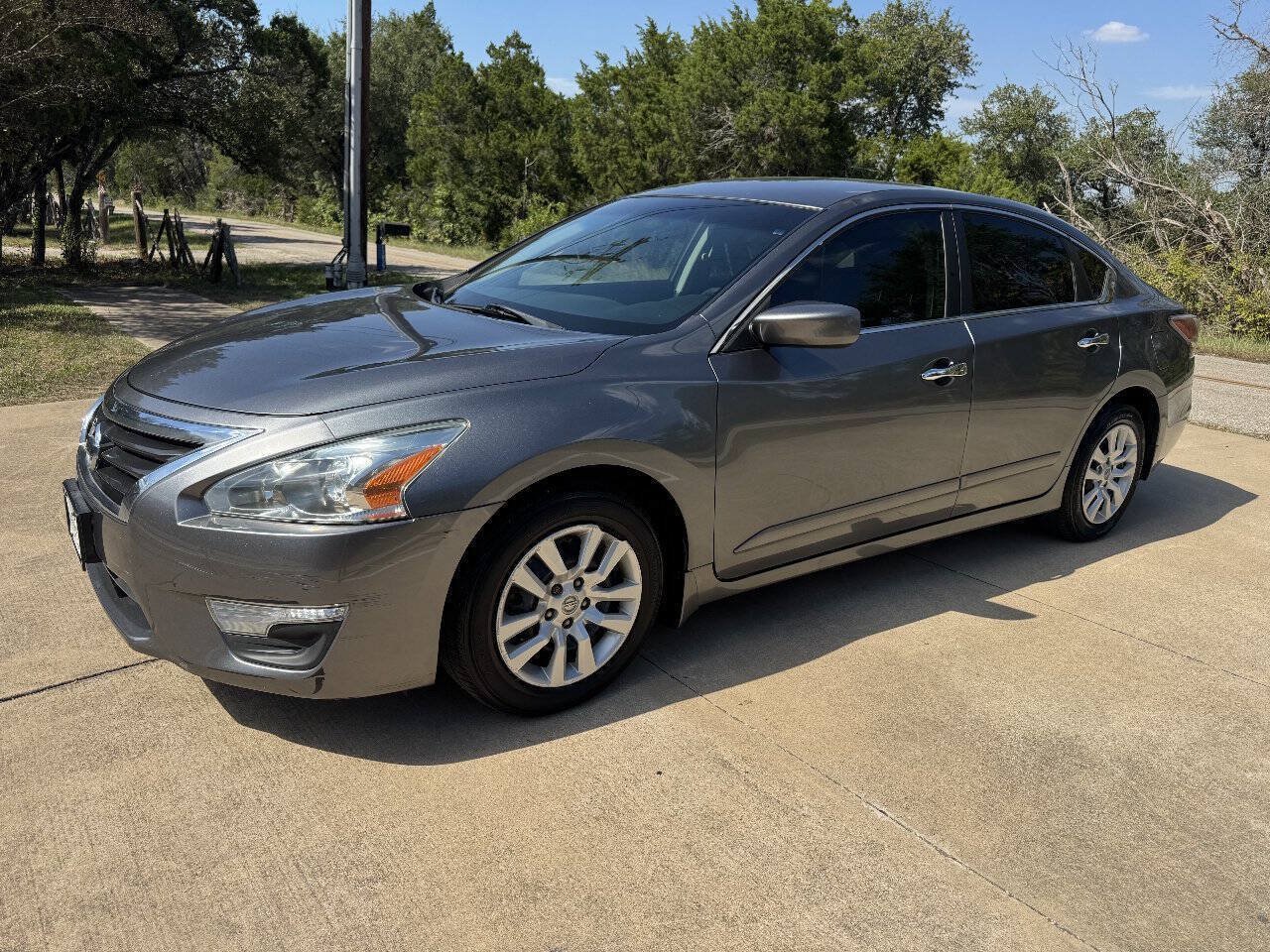 Used 2014 Nissan Altima 2.5 S w/ Display Audio Package FWD image 5