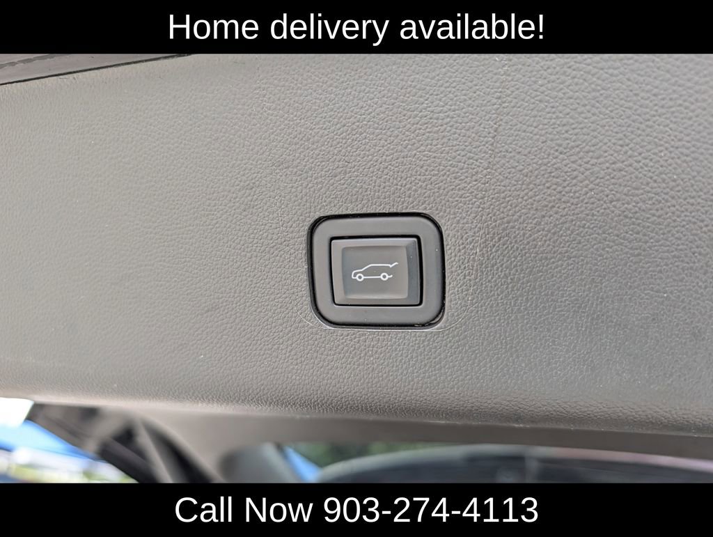 Used 2023 Chevrolet Traverse RS FWD image 31
