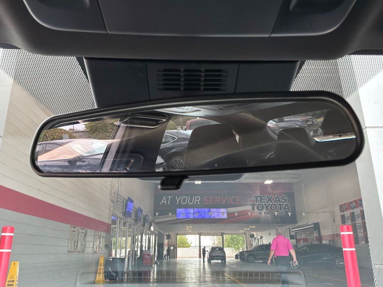 Used 2025 Toyota Camry SE FWD image 19