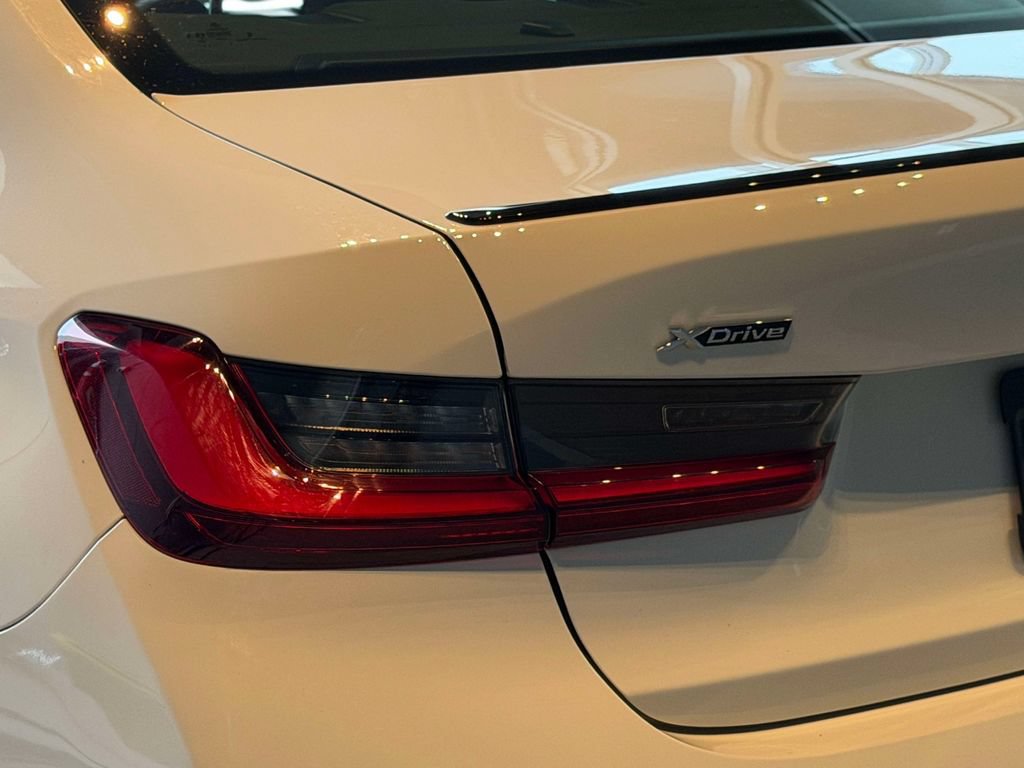 Used 2023 BMW 330i xDrive Sedan w/ M Sport Package AWD/4WD image 21