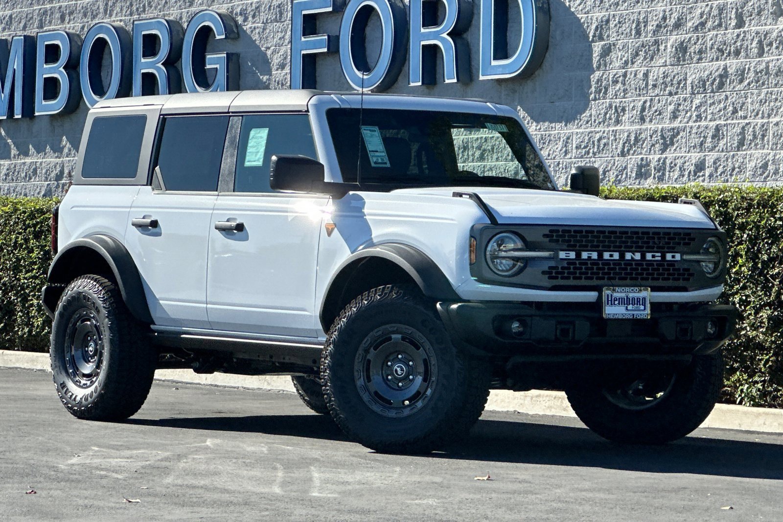 New 2025 Ford Bronco Badlands w/ Sasquatch Package image 2