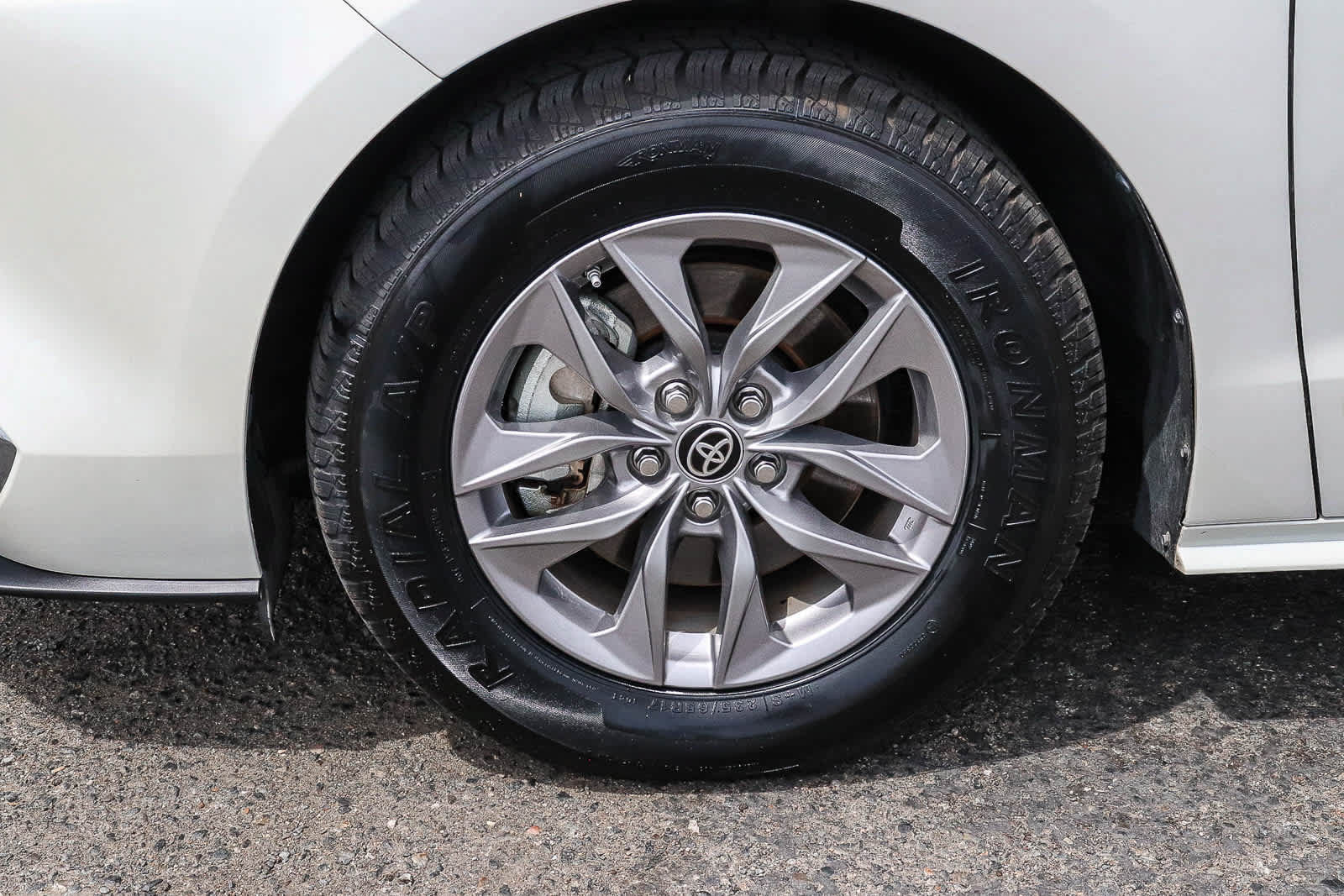Used 2021 Toyota Sienna XLE w/ XLE Plus Package FWD image 16