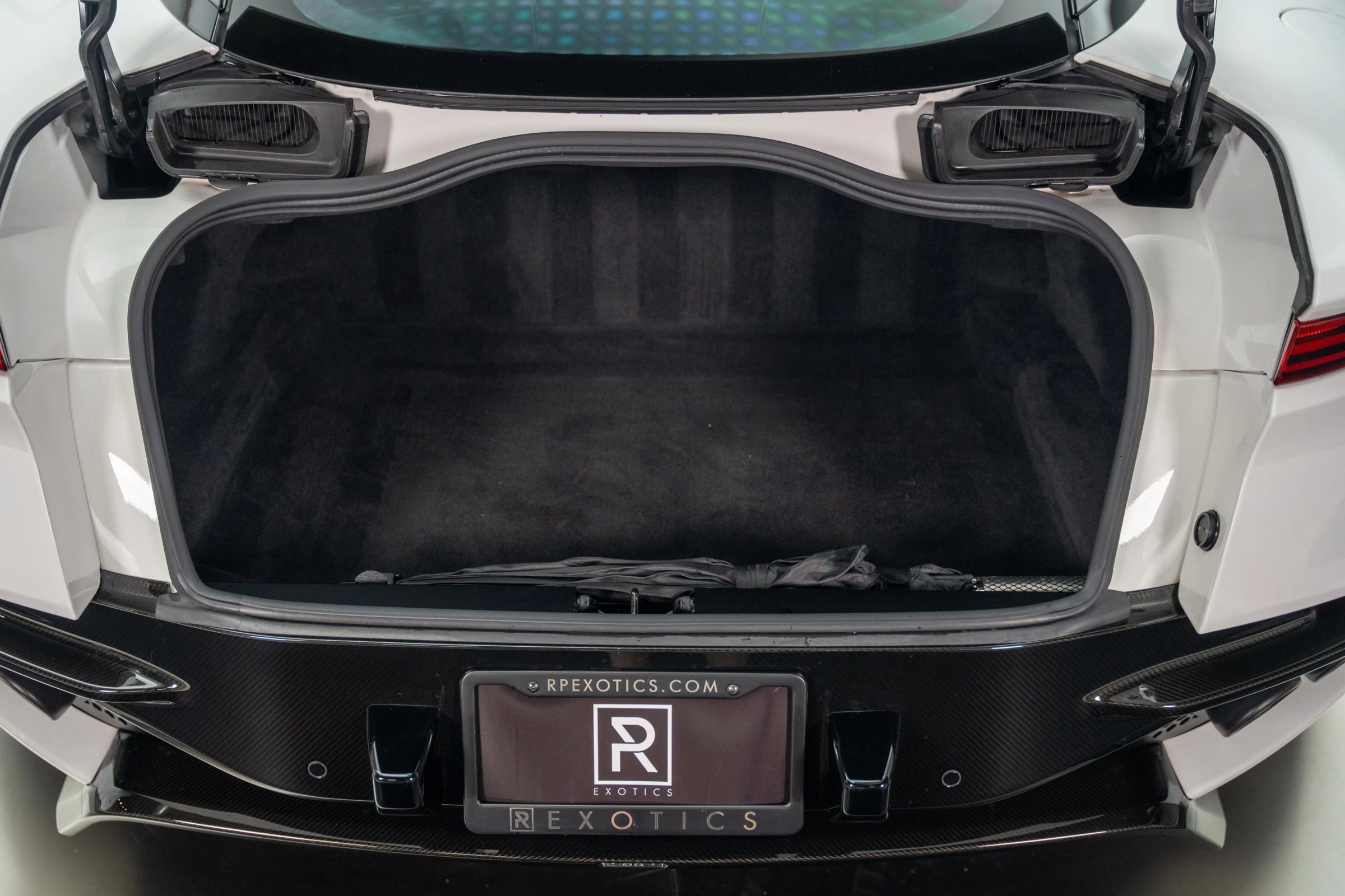 Used 2019 Aston Martin DBS Superleggera image 22