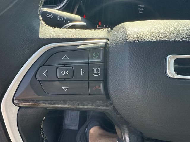 Used 2023 Jeep Grand Cherokee Limited AWD/4WD image 32