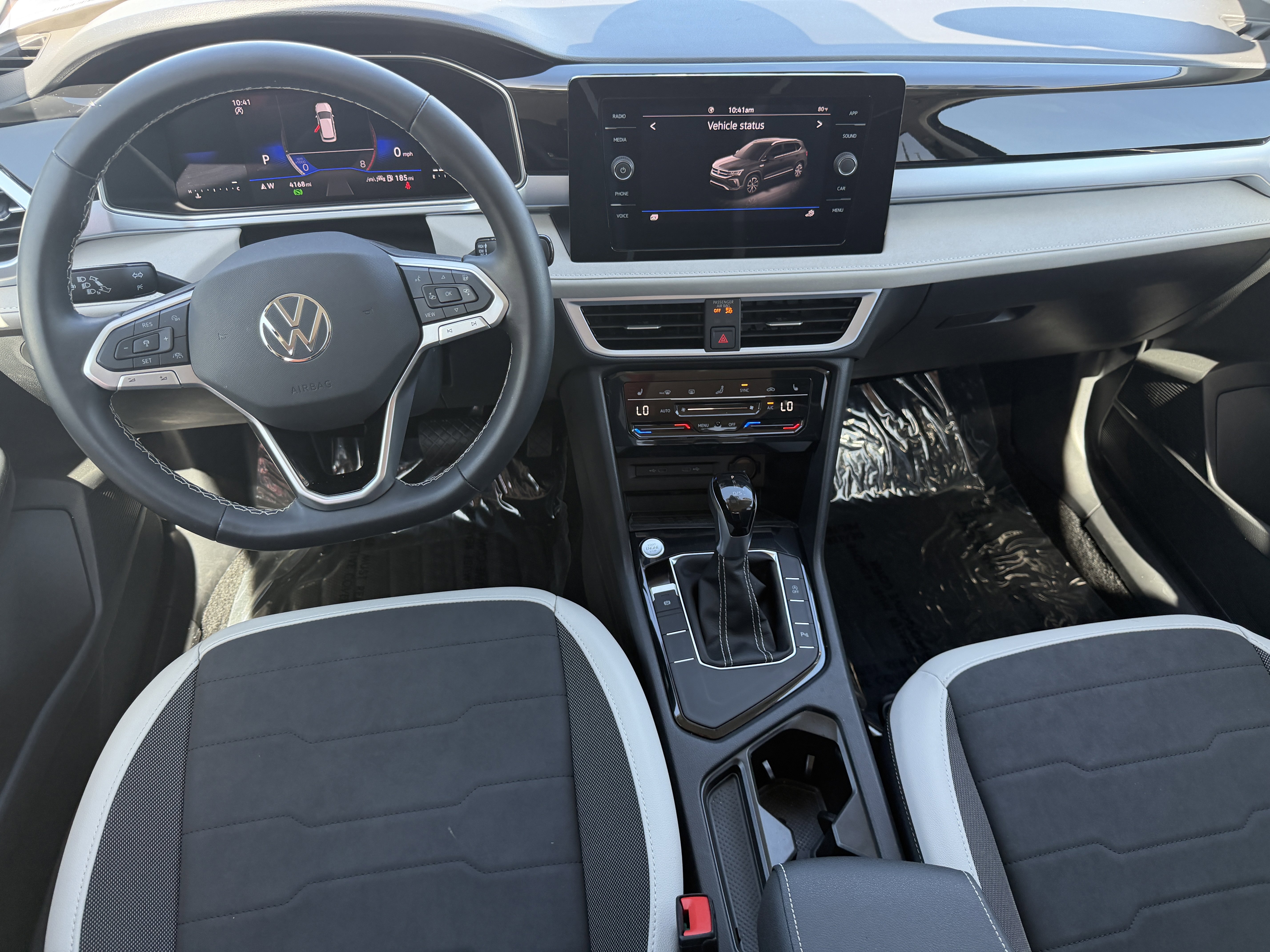 Used 2025 Volkswagen Taos SE FWD image 12