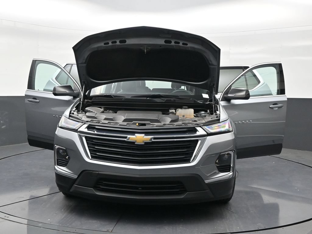 Used 2023 Chevrolet Traverse LS FWD image 32