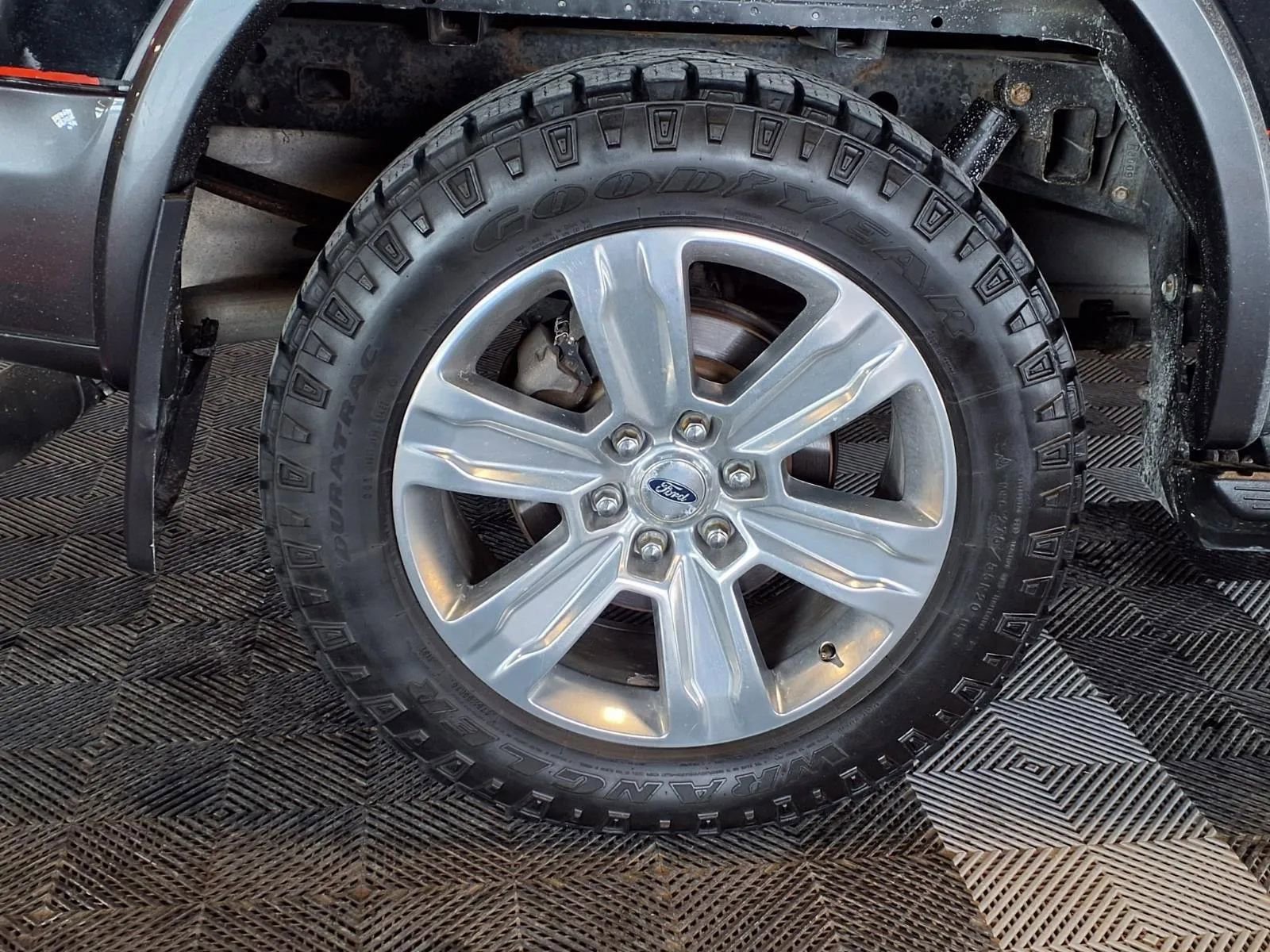 Used 2018 Ford F150 Platinum w/ Technology Package AWD/4WD image 8