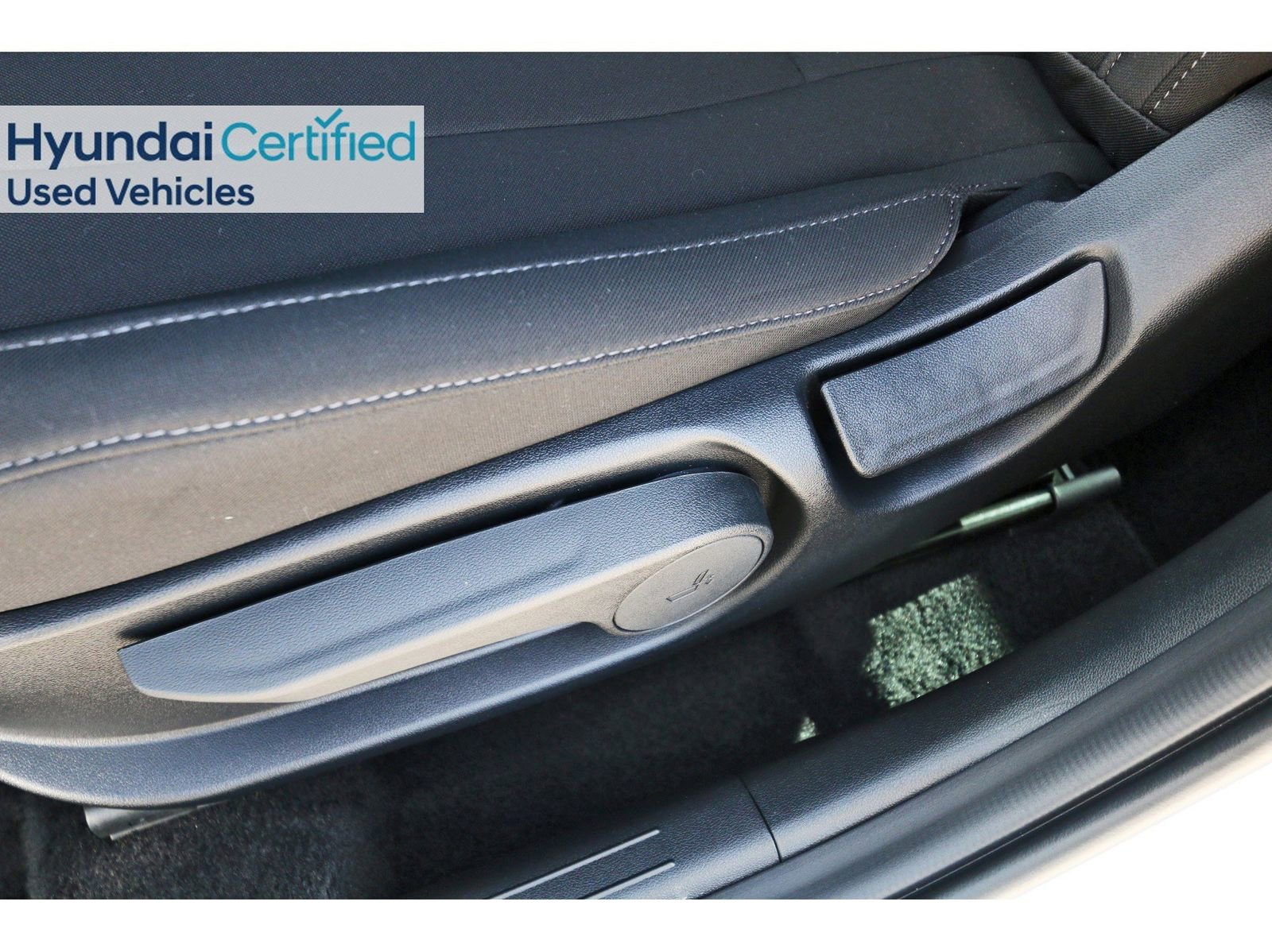 Certified 2025 Hyundai Elantra SEL FWD image 31