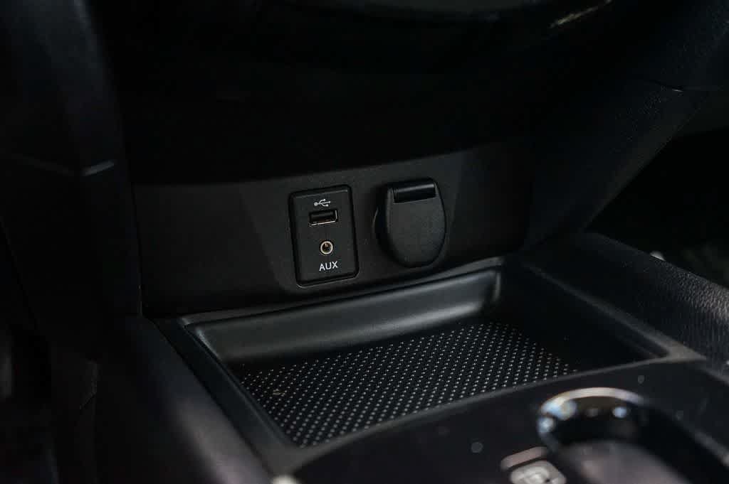 Used 2016 Nissan Rogue S FWD image 22