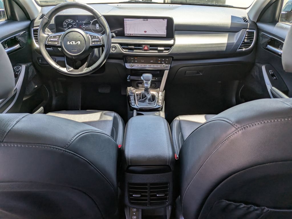 Certified 2025 Kia Seltos EX FWD image 14