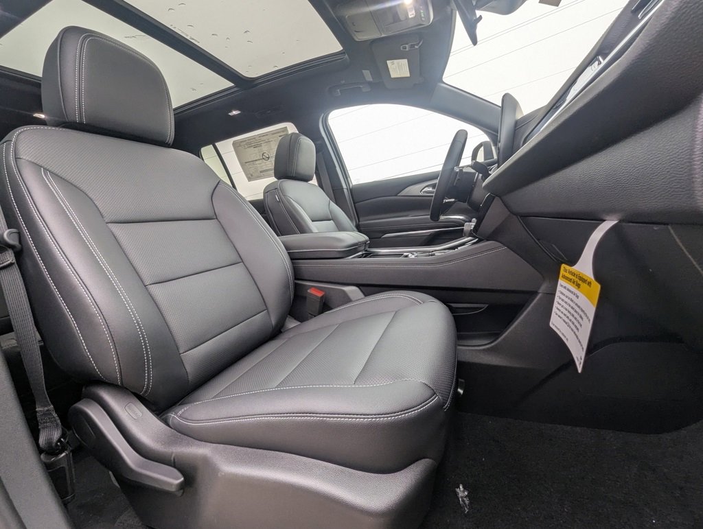 New 2026 Chevrolet Traverse LT w/ Sun and Wheel Package image 13