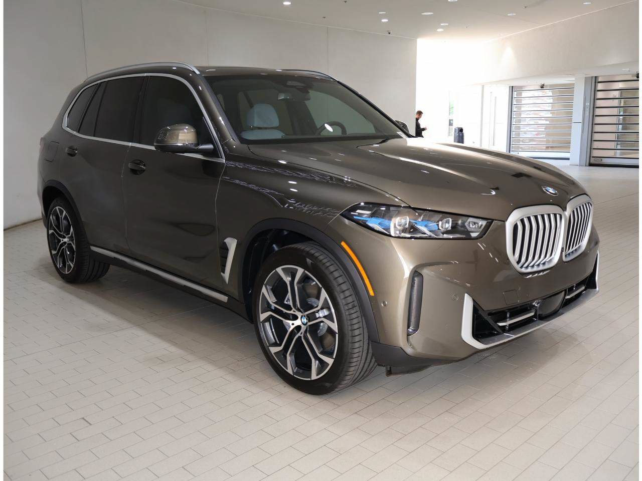 Used 2026 BMW X5 sDrive40i w/ Climate Comfort Package RWD image 8