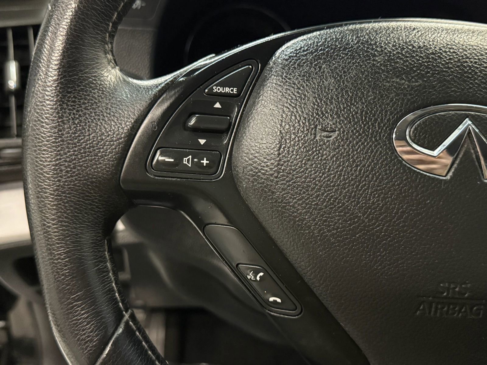 Used 2011 INFINITI G37 Journey image 29