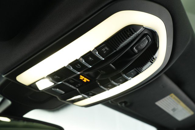Used 2016 Porsche Cayenne image 39