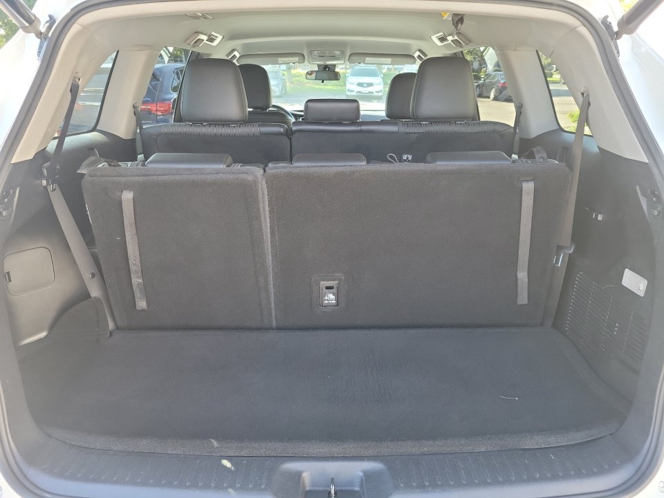Used 2019 Toyota Highlander Plus FWD image 15