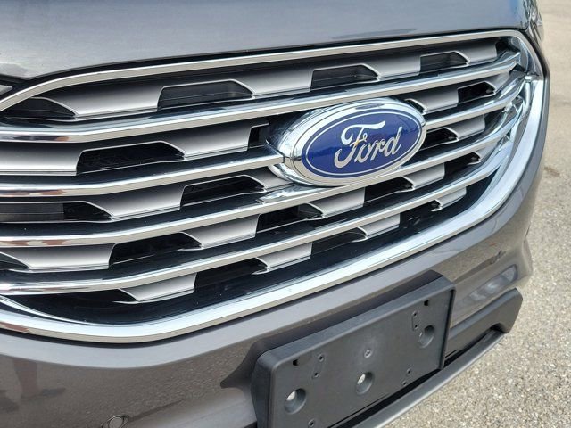Certified 2022 Ford Edge Titanium AWD/4WD image 7