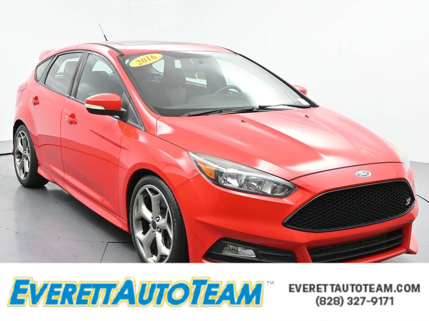 Used 2016 Ford Focus ST FWD image 1