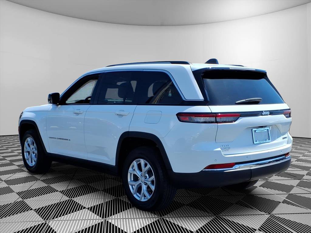Used 2023 Jeep Grand Cherokee Limited AWD/4WD image 8
